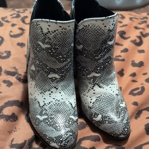 Forever 21 Black & White Snake-Print Pointed Ankle Boots